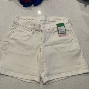 NWT - Lilly Pulitzer White Shorts - Size 0